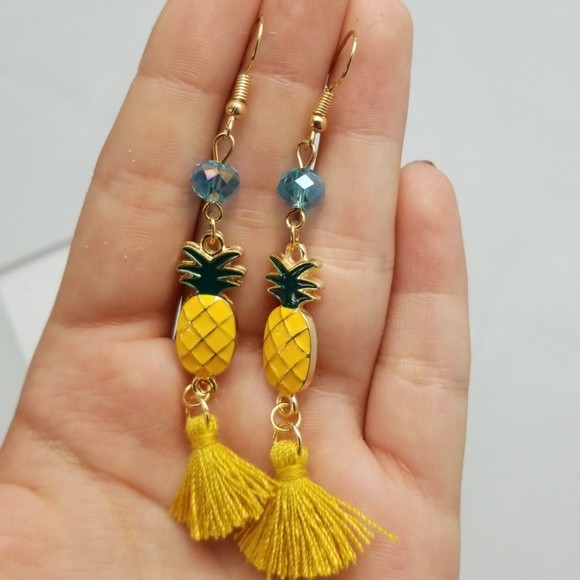 Pineapple earrings - Picture 2 of 3